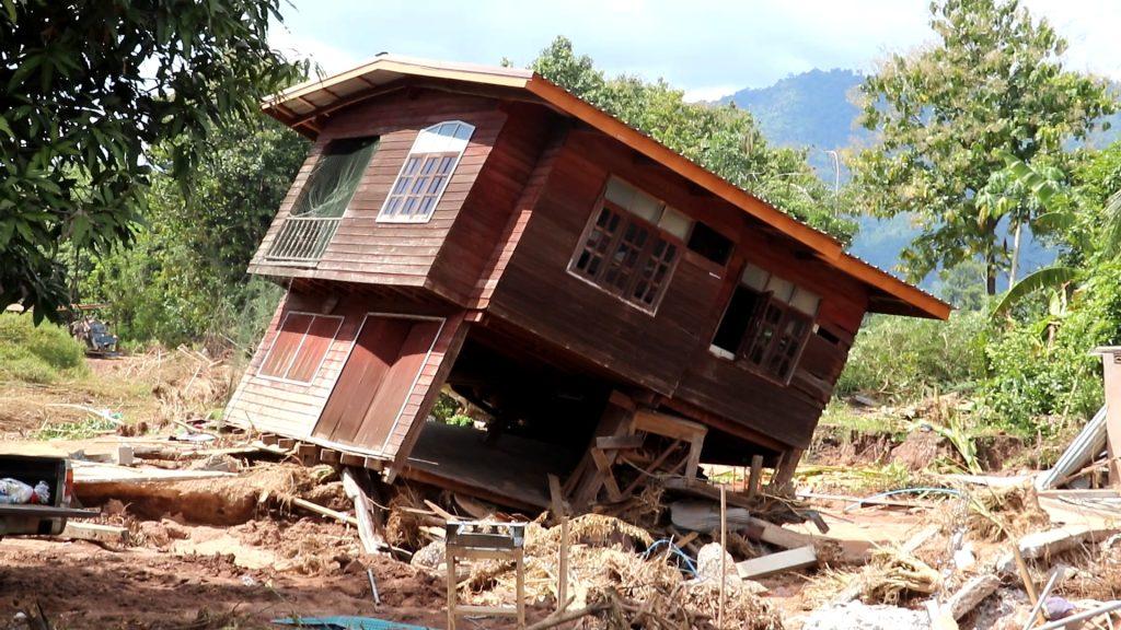 รองนายก “ธรรมนัส” จัด 3 โครงการ เร่งแก้น้ำท่วมอุตรดิตถ์ อนุมัติด่วน 30 ล้าน สร้างสะพานน้ำทดแทนพัง ช่วยเกษตรกร ชลประทานติดตั้ง 3 เครื่องสูบน้ำ ช่วยข้าวตั้งท้อง (มีคลิป) 47 Image3 1