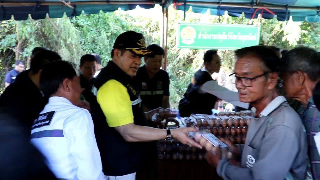 รองนายก “ธรรมนัส” จัด 3 โครงการ เร่งแก้น้ำท่วมอุตรดิตถ์ อนุมัติด่วน 30 ล้าน สร้างสะพานน้ำทดแทนพัง ช่วยเกษตรกร ชลประทานติดตั้ง 3 เครื่องสูบน้ำ ช่วยข้าวตั้งท้อง (มีคลิป) 39 Image81