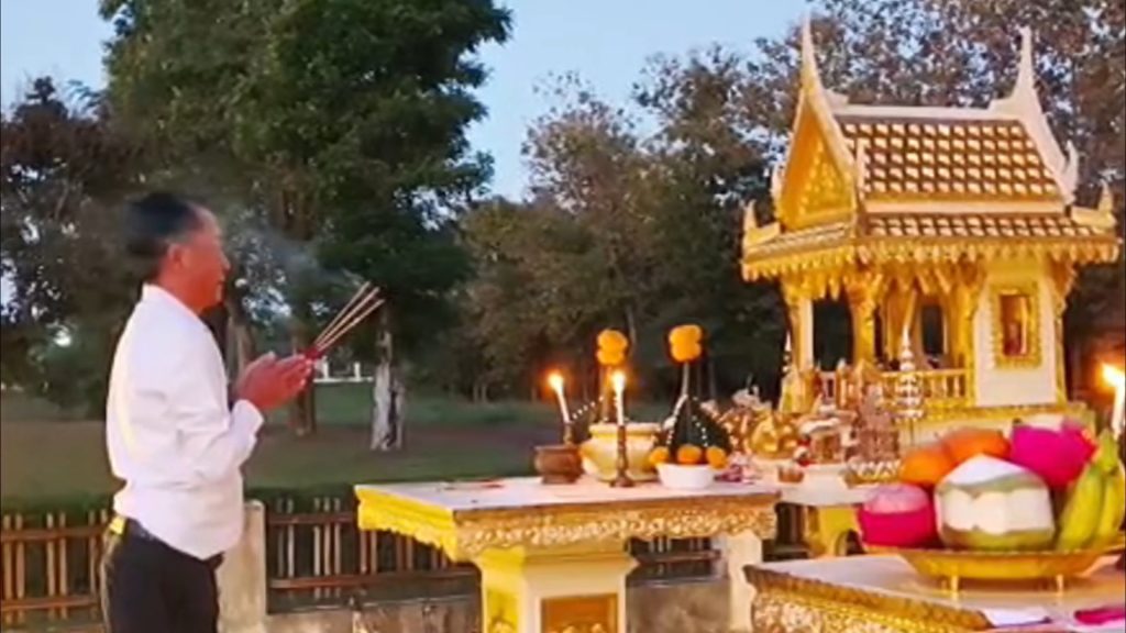 สมัคร สส.อุตรดิตถ์วันแรกคึกคัก “เพื่อไทย” สู้รักษาแชมป์เก่า ผู้สมัคร สส.ทั้ง 3 เขต และ สส.บัญชีรายชื่อ 5 คน ถือฤกษ์กราบไหว้วีรบุรุษนักรบผู้กล้า "พระยาพิชัยดาบหัก" (มีคลิป) 21 Image15 4