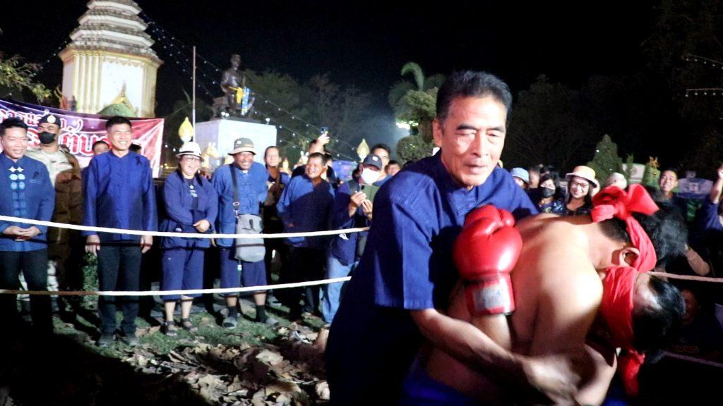 “อุตรดิตถ์” เปิดงานประเพณีบุญกองข้าวเปลือกและหุ่นฟางเมืองพิชัย คึกคัก! "สืบสานพระราชปณิธาน พระพันปีหลวง” นำฟางจากนาข้าว ทำเป็นสัตว์น้ำ สัตว์ป่า 13 ชนิด (มีคลิป) 31 Image32 1