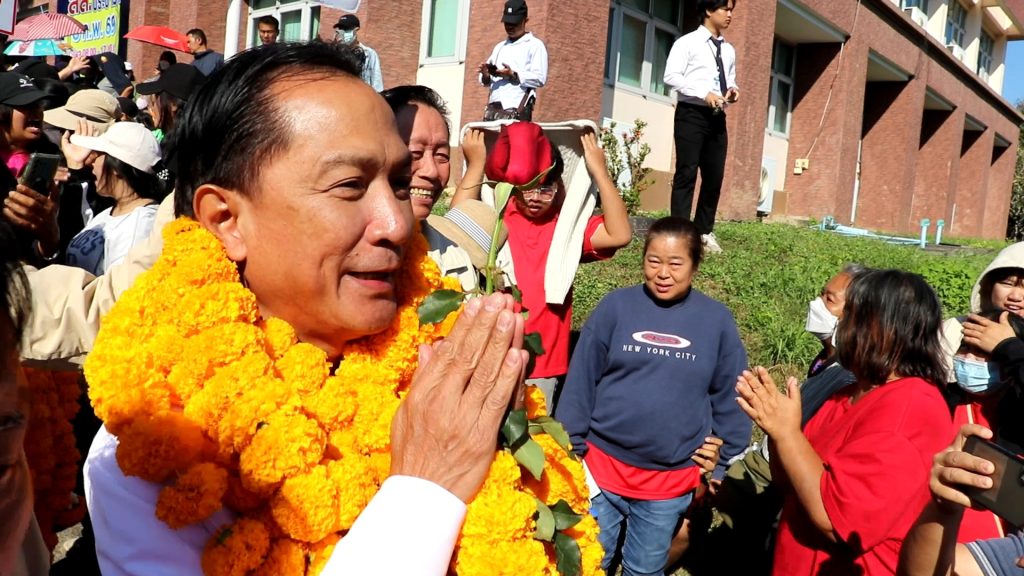 สมัคร สส.อุตรดิตถ์วันแรกคึกคัก “เพื่อไทย” สู้รักษาแชมป์เก่า ผู้สมัคร สส.ทั้ง 3 เขต และ สส.บัญชีรายชื่อ 5 คน ถือฤกษ์กราบไหว้วีรบุรุษนักรบผู้กล้า "พระยาพิชัยดาบหัก" (มีคลิป) 39 Image67