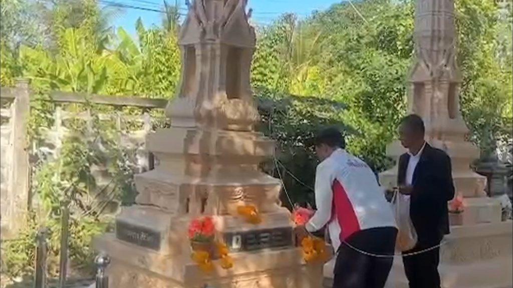 สมัคร สส.อุตรดิตถ์วันแรกคึกคัก “เพื่อไทย” สู้รักษาแชมป์เก่า ผู้สมัคร สส.ทั้ง 3 เขต และ สส.บัญชีรายชื่อ 5 คน ถือฤกษ์กราบไหว้วีรบุรุษนักรบผู้กล้า "พระยาพิชัยดาบหัก" (มีคลิป) 22 Image70