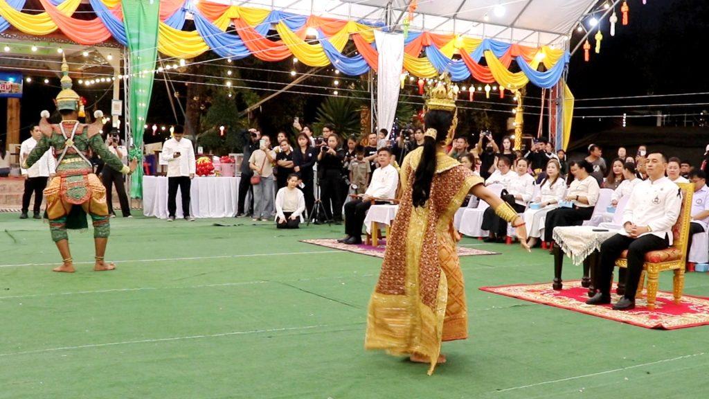 "งามตระการตา"ขบวนแห่เปิดงานนมัสการพระแท่นศิลาอาสน์ เครื่องนมัสการบูชาพระแท่น เทิดพระเกียรติ 3 วัฒนธรรม ล้านนา ล้านช้าง ภาคกลาง ทั้ง 9 อำเภอ (มีคลิป) 31 Image13 4