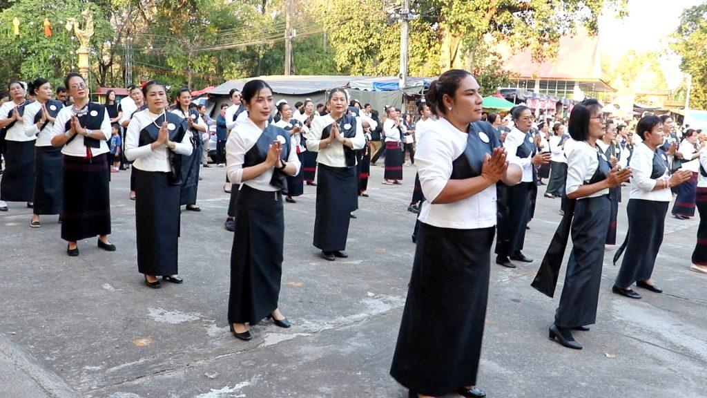 "งามตระการตา"ขบวนแห่เปิดงานนมัสการพระแท่นศิลาอาสน์ เครื่องนมัสการบูชาพระแท่น เทิดพระเกียรติ 3 วัฒนธรรม ล้านนา ล้านช้าง ภาคกลาง ทั้ง 9 อำเภอ (มีคลิป) 39 Image41 1