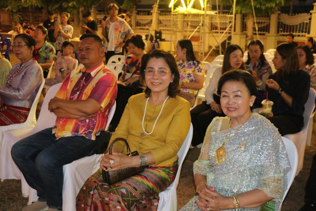 คึกคัก! พิธีเปิด “ไฮสีสันอุตรดิตถ์ ครั้งที่ 2” จวนผู้ว่าราชการฯ หลังเก่า มหกรรมศิลปะ ดนตรี ของดีจังหวัด กำหนดทิศ ทางของวงการศิลปะท้องถิ่น โดยนักคิด นักเขียนและศิลปินในพื้นที่ 16 IMG 9637