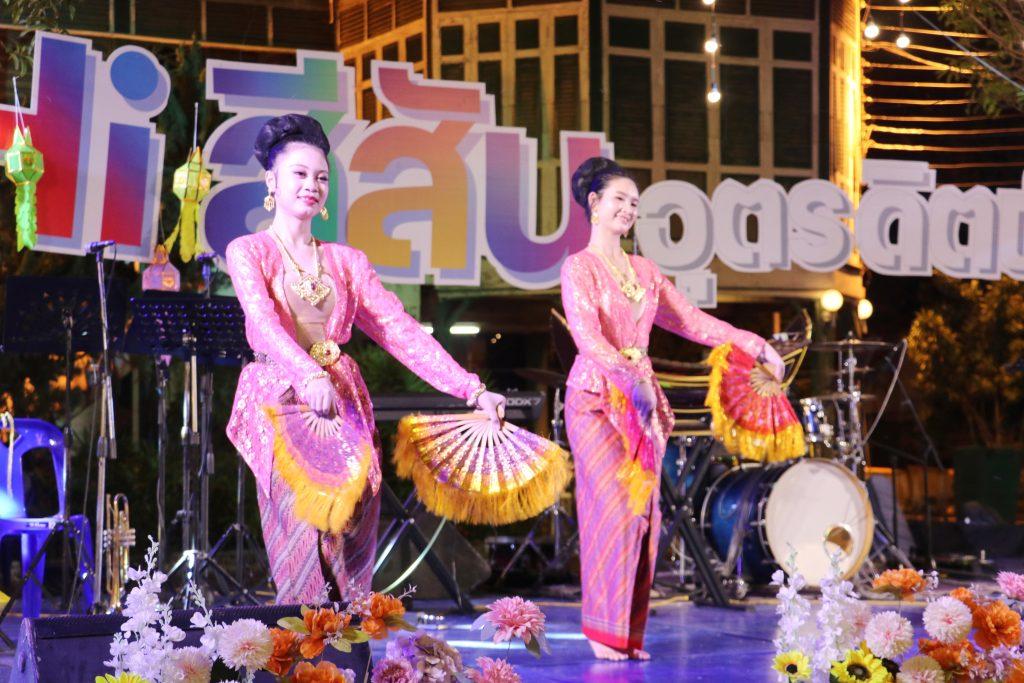 คึกคัก! พิธีเปิด “ไฮสีสันอุตรดิตถ์ ครั้งที่ 2” จวนผู้ว่าราชการฯ หลังเก่า มหกรรมศิลปะ ดนตรี ของดีจังหวัด กำหนดทิศ ทางของวงการศิลปะท้องถิ่น โดยนักคิด นักเขียนและศิลปินในพื้นที่ 23 IMG 9674