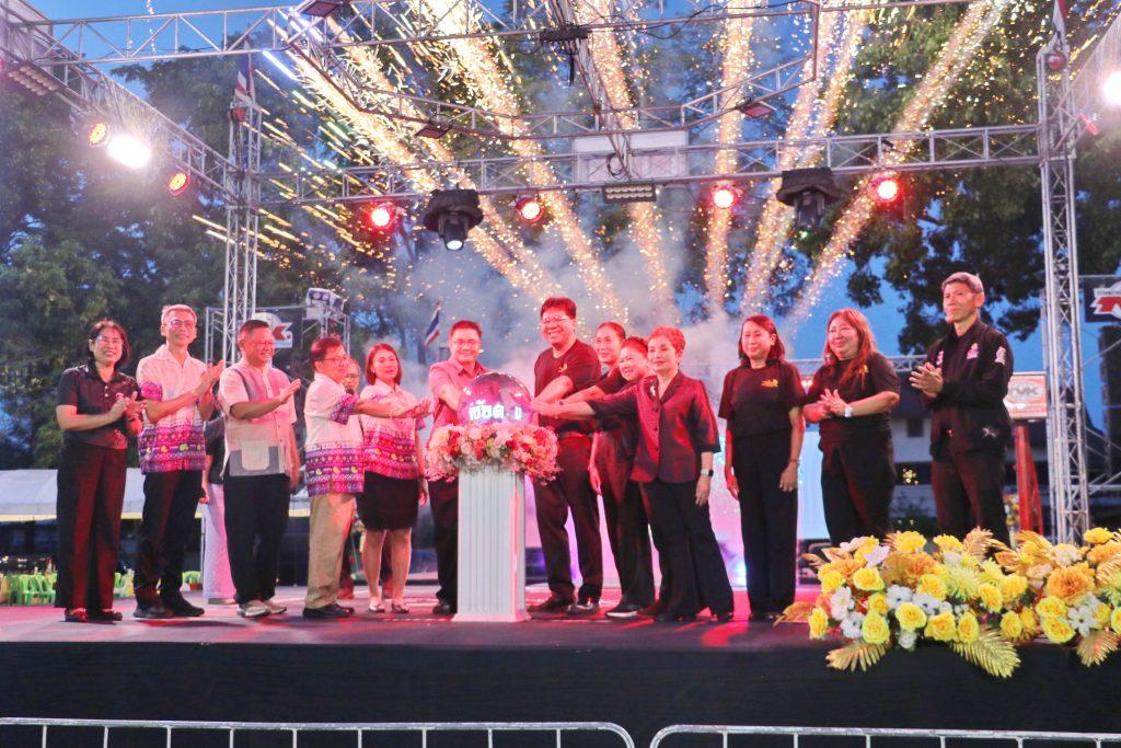"สรพงษ์" รองผู้ว่าราชการจังหวัดอุตรดิตถ์ เปิดงาน "มหกรรมมวยไทยพระยาพิชัยดาบหัก" ชูมวยท่าเสา Soft Power ดึงเยาวชนร่วมสืบสานศิลปะการต่อสู้ 4 IMG 0145