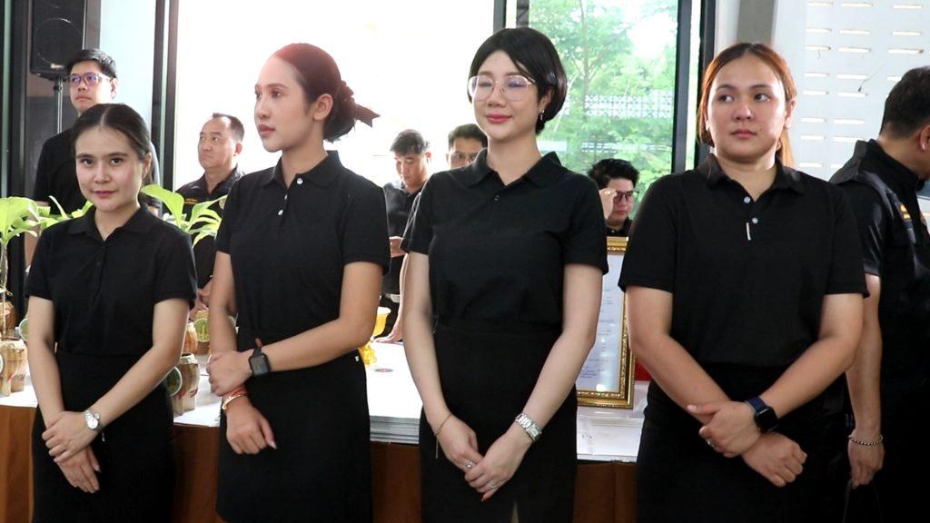 ชาวอุตรดิตถ์เฮ! “รมว.สุชาติ” มอบสมุดประจำตัวทำกินในเขตป่าสงวนแห่งชาติ (คทช.) จังหวัดนำร่อง เกือบ 2,000 ครอบครัว สร้างความมั่นคงให้ลูกหลานในอนาคต (มีคลิป) 37 Image43