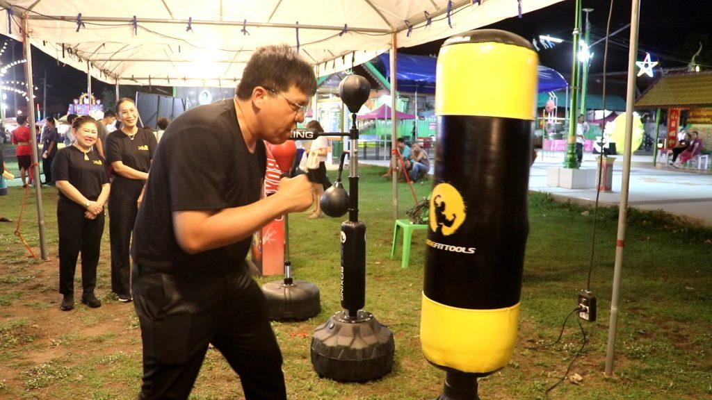 "สรพงษ์" รองผู้ว่าราชการจังหวัดอุตรดิตถ์ เปิดงาน "มหกรรมมวยไทยพระยาพิชัยดาบหัก" ชูมวยท่าเสา Soft Power ดึงเยาวชนร่วมสืบสานศิลปะการต่อสู้ 20 Image8 1