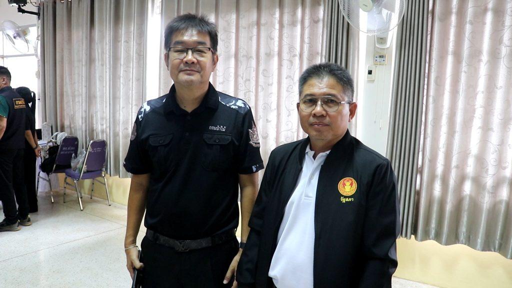 "ผวจ.สันติ" มอบสมุดประจำตัว คทช.ให้ชาวลับแล 1,013 ราย อาศัยในเขตป่าสงวนฯถูกต้องตามกฏหมาย มรดกให้ทายาท ไม่ต้องถูกไล่รื้อ ห้ามซื้อขาย แลกเปลี่ยน ให้เช่าซื้อ ให้ยืม (มีคลิป) 41 Image50 2