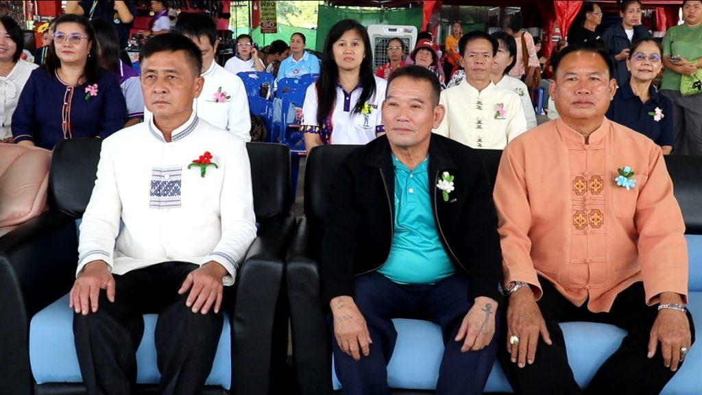 ผู้ว่าฯ "สันติ" เปิดงานวันตลาดผลไม้ตำบลน้ำริด ประชาสัมพันธ์และส่งเสริมผลไม้ชาวสวนออกสู่ตลาด เข้าถึงผู้บริโภคมากขึ้น กระตุ้นเศรษฐกิจ สร้างโอกาสช่องทางระบายสินค้าเพิ่มมูลค่าผลผลิตแก่เกษตรกร 10 Image5.1