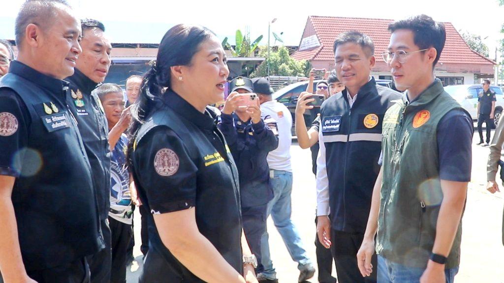 ชาวลับแลยิ้ม! ดร.รวีวรรณ ปลัดกระทรวงทรัพย์ฯ มอบสมุดดิจิทัลรับรองสิทธิทำกินแห่งแรกในพื้นที่ป่าไม้ถาวร แก่ชาวตำบลแม่พูล 370 ราย 496 แปลง กว่า 2,054 ไร่ พร้อมต้นไม้มีค่าอีก 13 ชนิด ยกระดับคุณภาพชีวิต อนุรักษ์ ฟื้นฟูสภาพป่า 2 Image26
