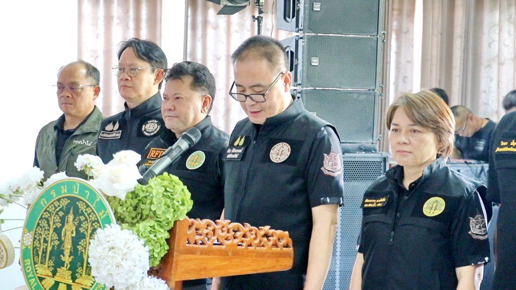 ชาวลับแลยิ้ม! ดร.รวีวรรณ ปลัดกระทรวงทรัพย์ฯ มอบสมุดดิจิทัลรับรองสิทธิทำกินแห่งแรกในพื้นที่ป่าไม้ถาวร แก่ชาวตำบลแม่พูล 370 ราย 496 แปลง กว่า 2,054 ไร่ พร้อมต้นไม้มีค่าอีก 13 ชนิด ยกระดับคุณภาพชีวิต อนุรักษ์ ฟื้นฟูสภาพป่า 13 Image50