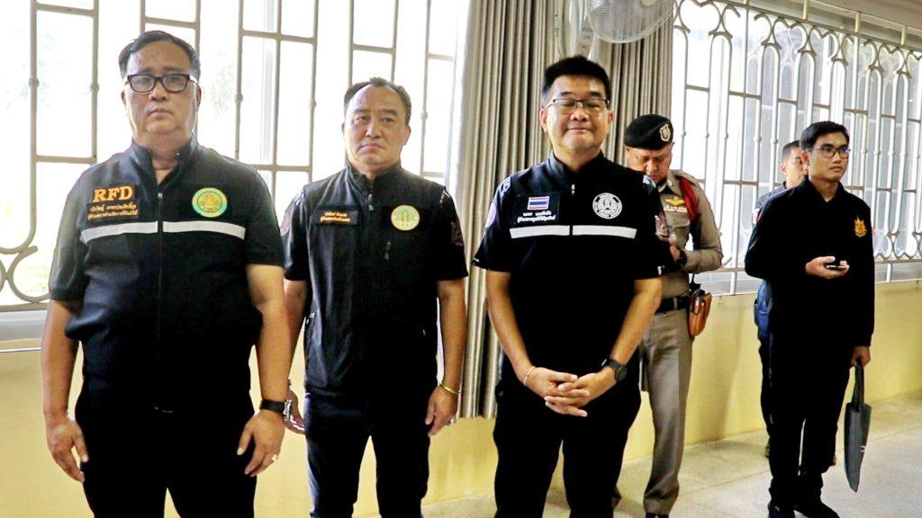 ชาวลับแลยิ้ม! ดร.รวีวรรณ ปลัดกระทรวงทรัพย์ฯ มอบสมุดดิจิทัลรับรองสิทธิทำกินแห่งแรกในพื้นที่ป่าไม้ถาวร แก่ชาวตำบลแม่พูล 370 ราย 496 แปลง กว่า 2,054 ไร่ พร้อมต้นไม้มีค่าอีก 13 ชนิด ยกระดับคุณภาพชีวิต อนุรักษ์ ฟื้นฟูสภาพป่า 34 Image63