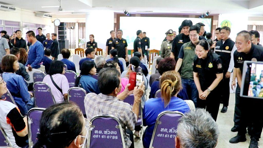 ชาวลับแลยิ้ม! ดร.รวีวรรณ ปลัดกระทรวงทรัพย์ฯ มอบสมุดดิจิทัลรับรองสิทธิทำกินแห่งแรกในพื้นที่ป่าไม้ถาวร แก่ชาวตำบลแม่พูล 370 ราย 496 แปลง กว่า 2,054 ไร่ พร้อมต้นไม้มีค่าอีก 13 ชนิด ยกระดับคุณภาพชีวิต อนุรักษ์ ฟื้นฟูสภาพป่า 27 Image87